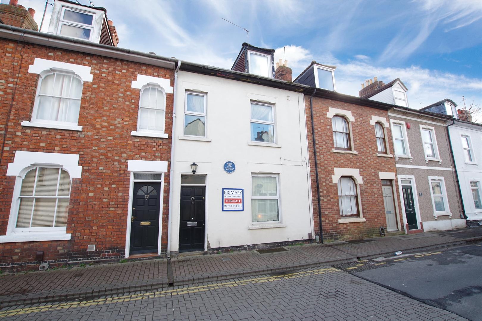 Property in North Street, Swindon