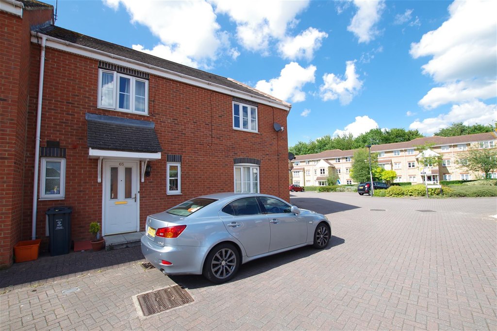 Property in Winton Road, Swindon