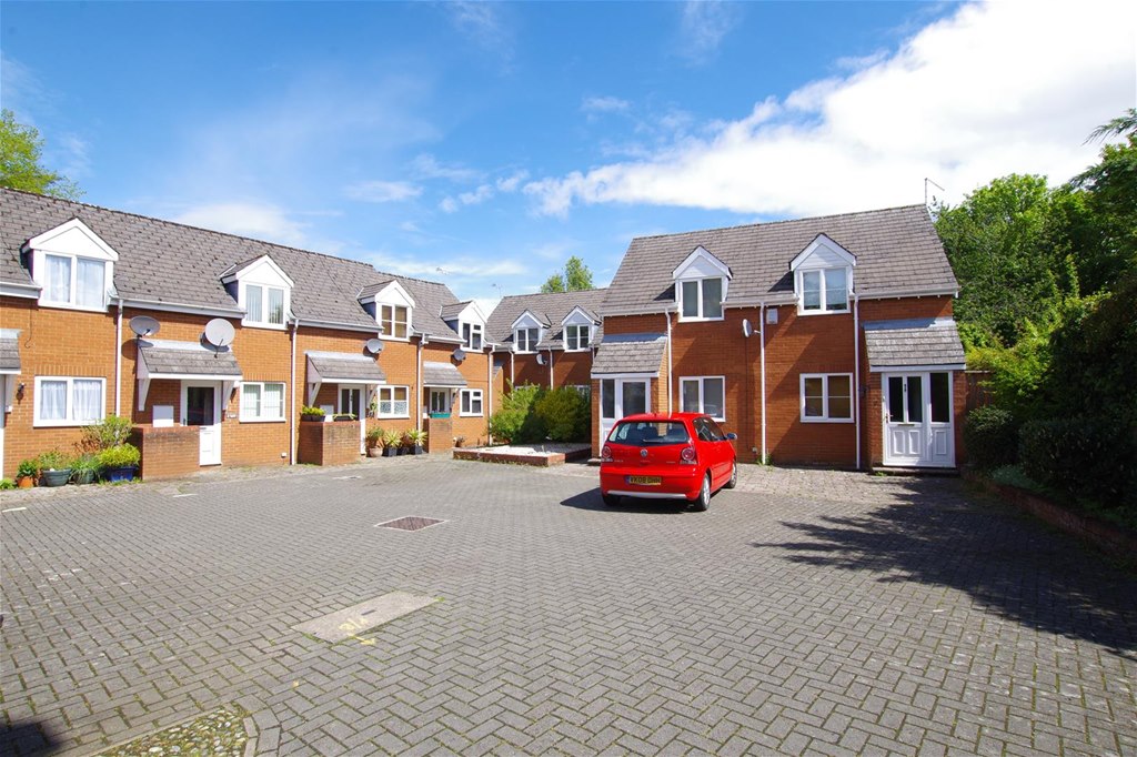 Property in Quarry Mews, Swindon