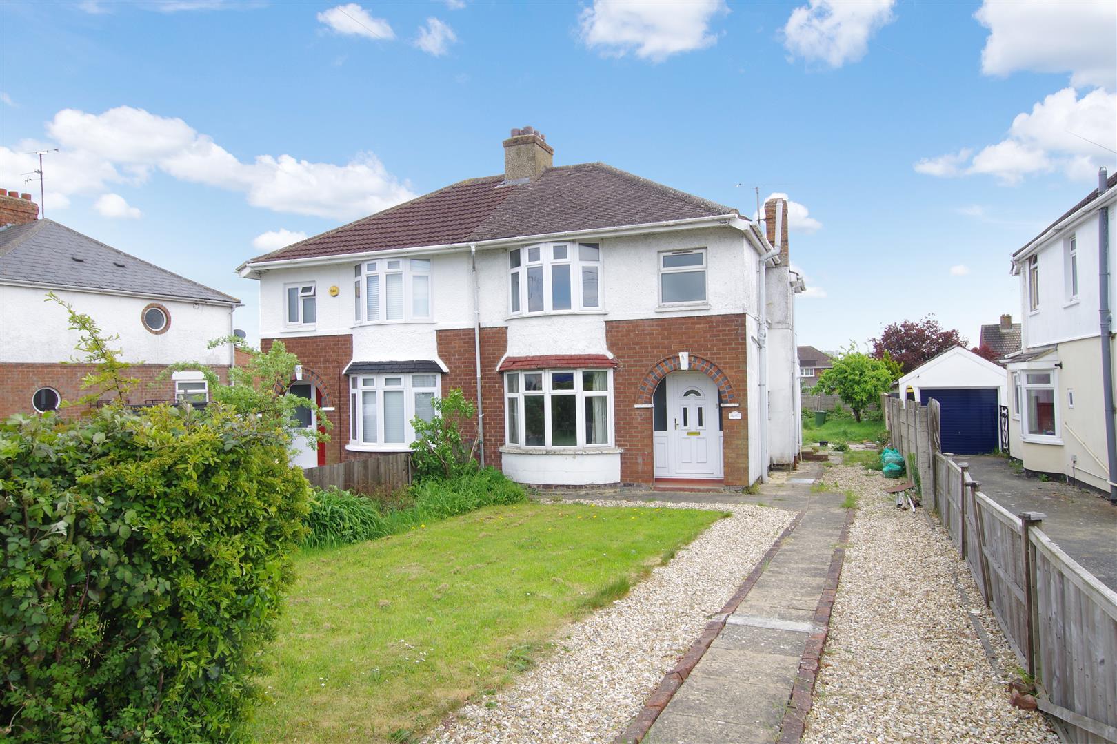 Property in Oxford Road, Swindon