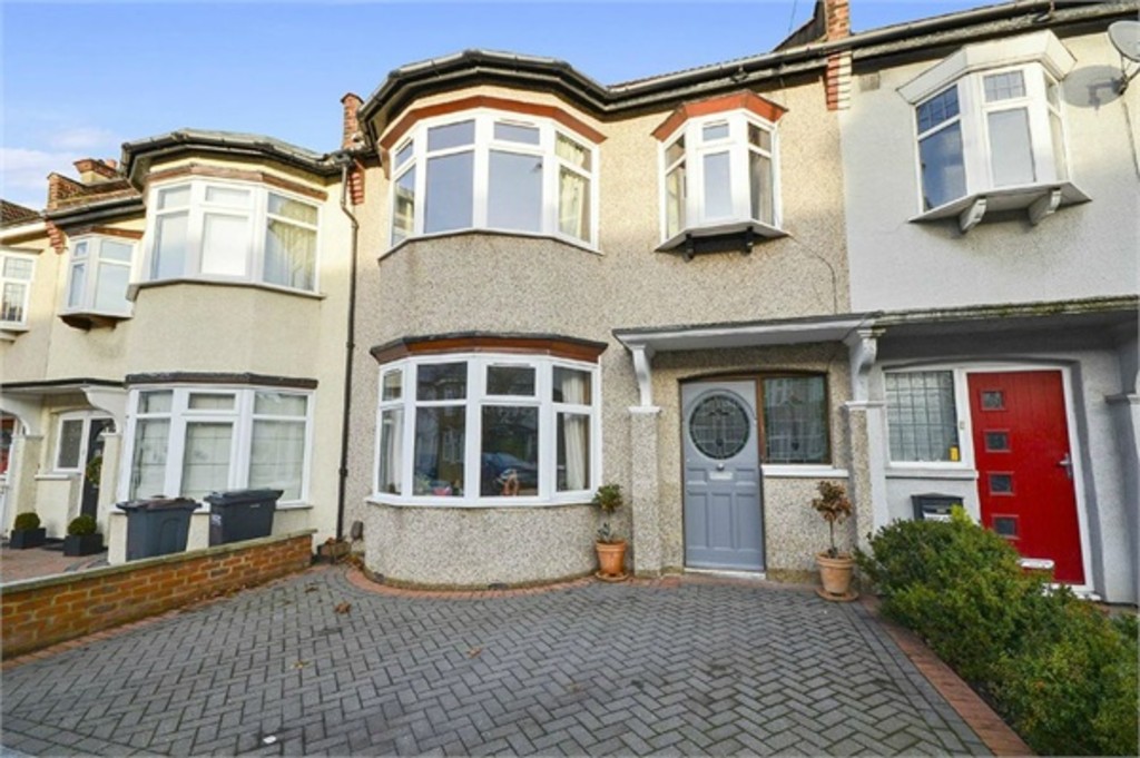 Property in Bingham Road, Croydon, CR0 7EJ