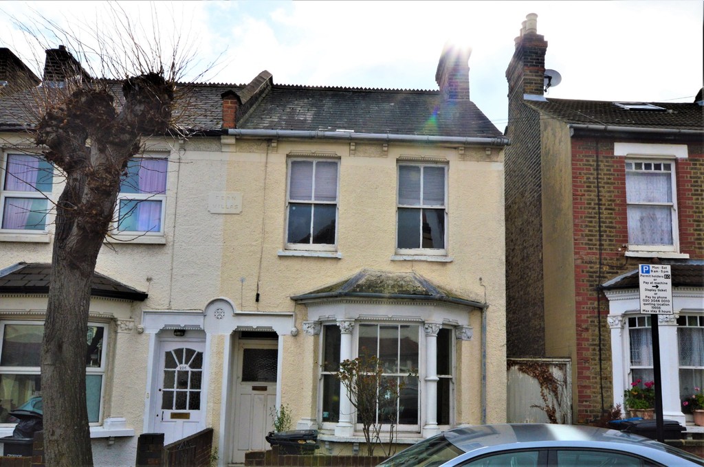 Property in Davidson Road, Croydon, CR0 6DF