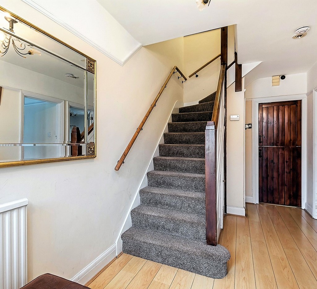 Property in Hartland Way, Croydon, CR0 8RG