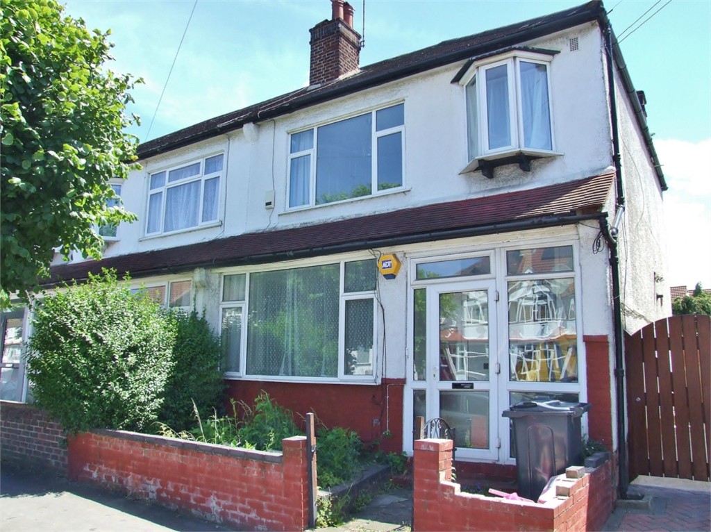 Property in Davidson Road, CROYDON, CR0 6DG