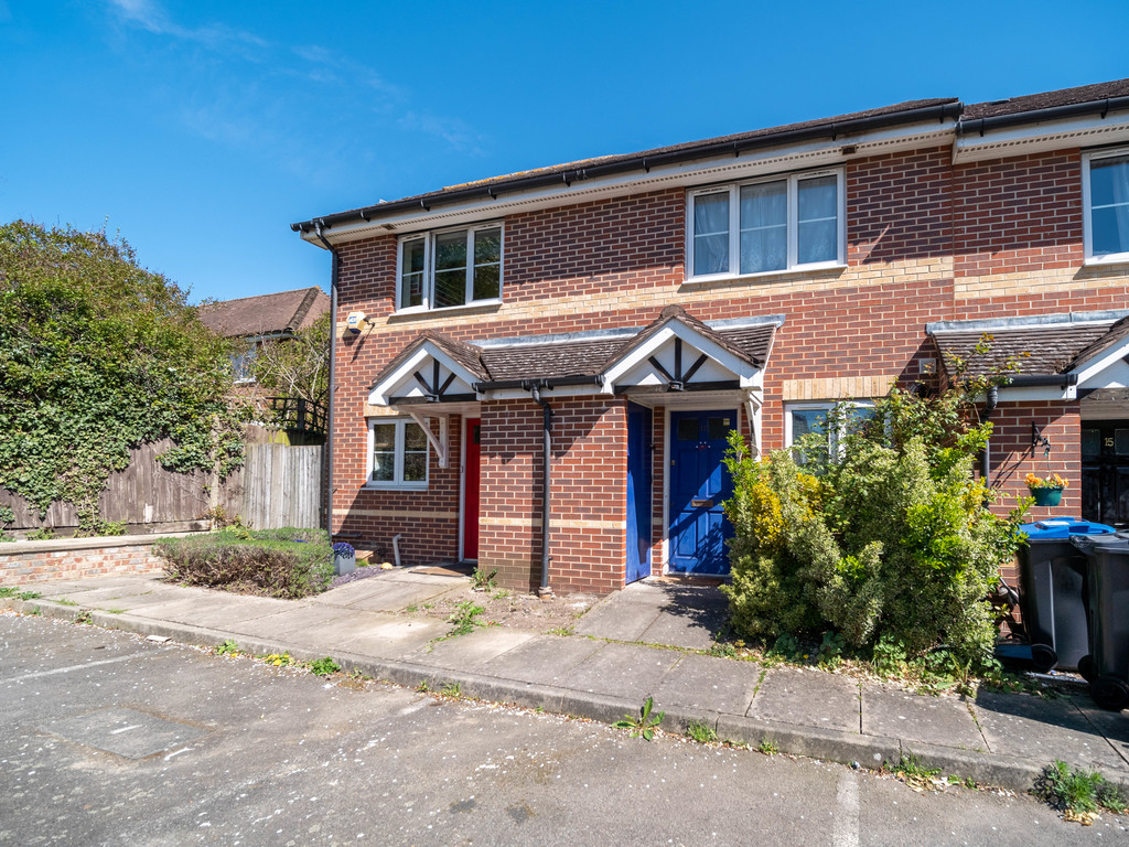 Property in Priory Gardens, South Norwood, London, SE25 5SG