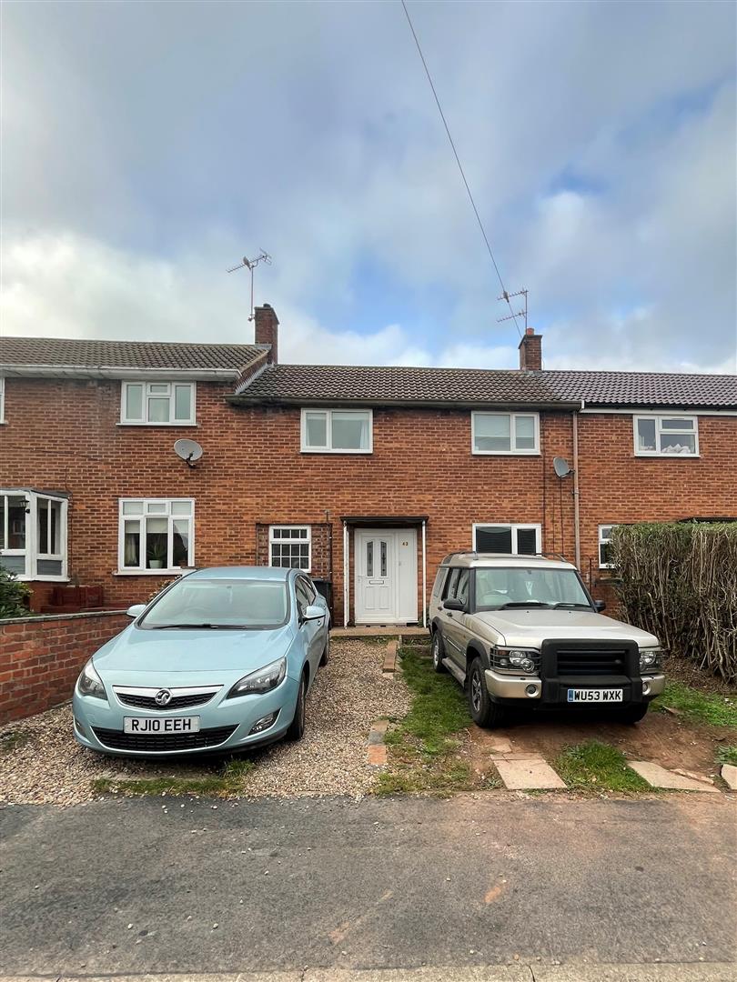 Property in Cedar Road, Nuneaton, Warwickshire, CV10 9DE