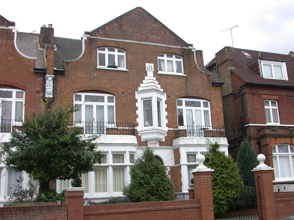 Broadhurst Gardens, London, NW6