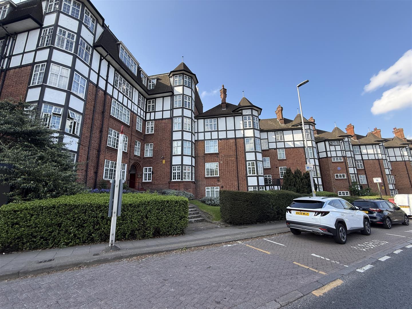 Vernon Court, London, NW2