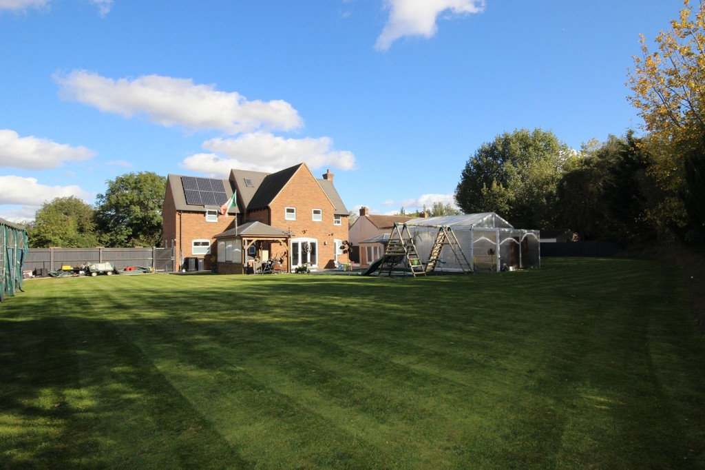 Property in Manor Road, Kempston Hardwick