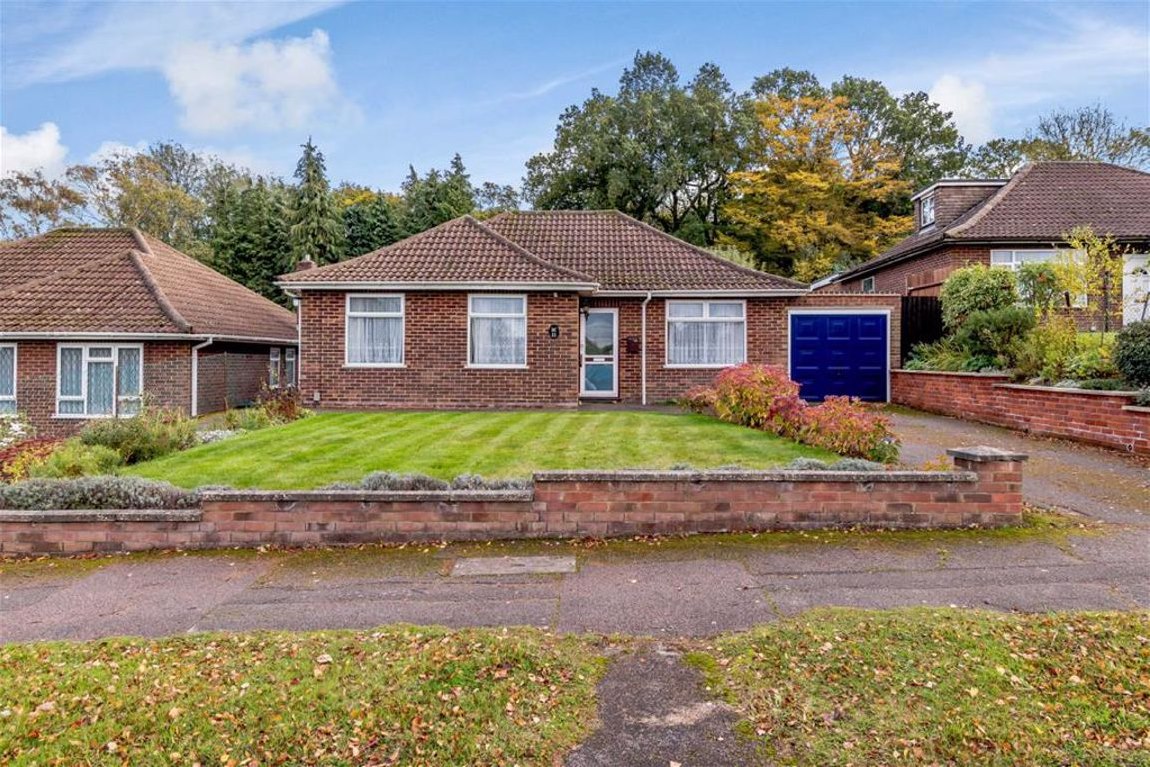 Property in Furze View, Chorleywood