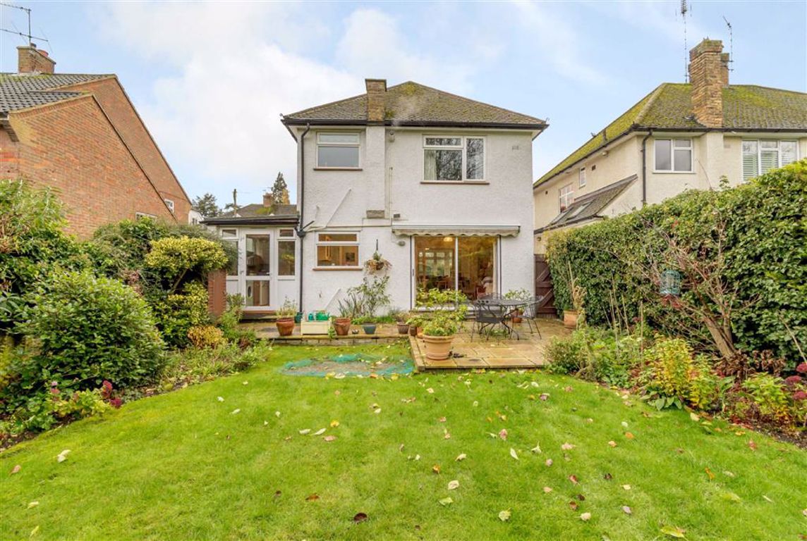 Property in Lower Road, Chorleywood