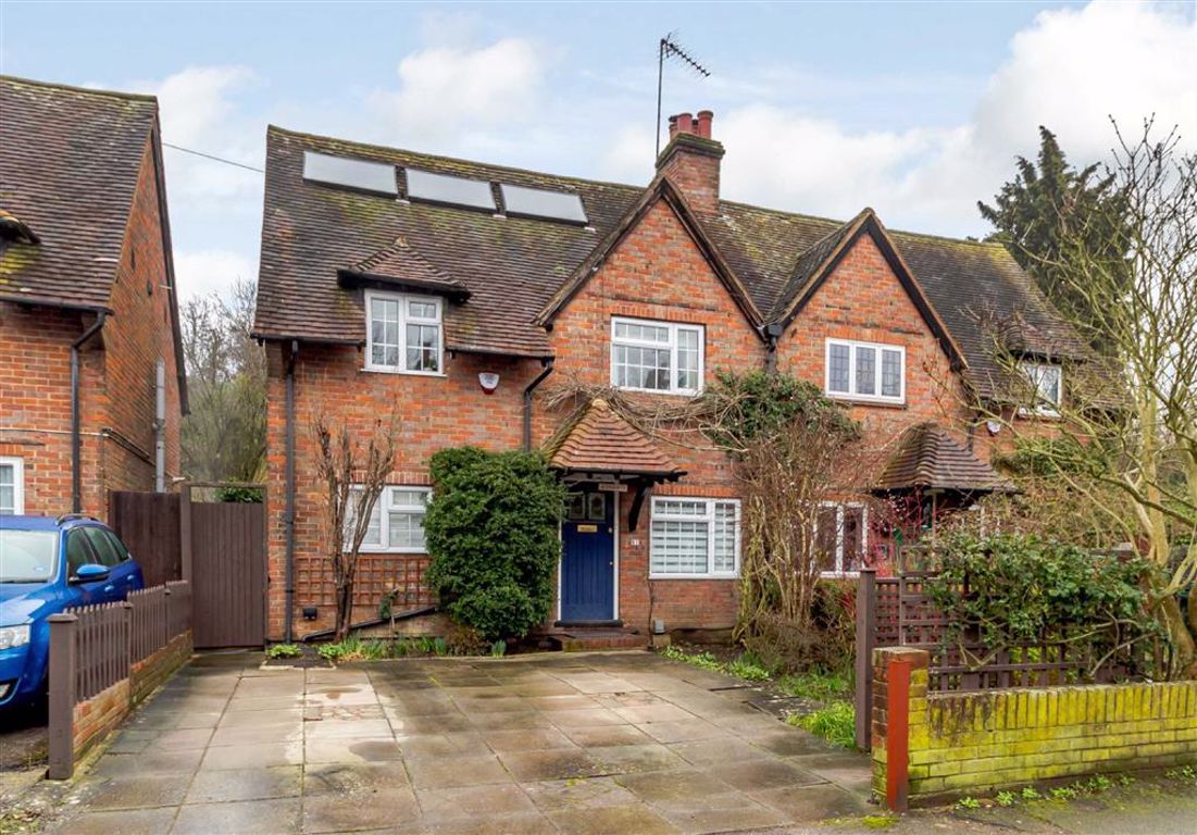Property in Lower Road, Chorleywood