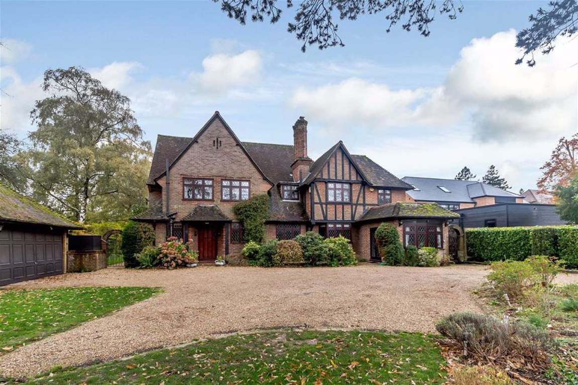 Property in Burtons Lane, Little Chalfont