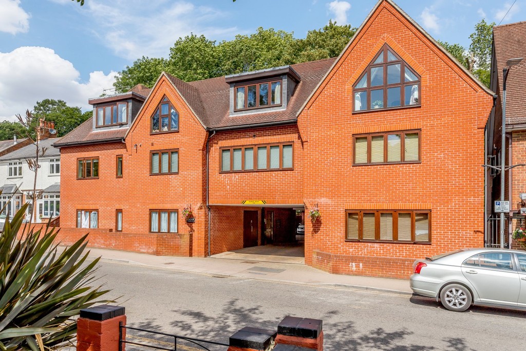 John Roberts & Co Estate agents based in Herts Home