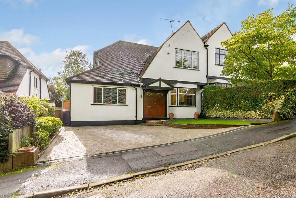 Property in Highfield Way, Rickmansworth