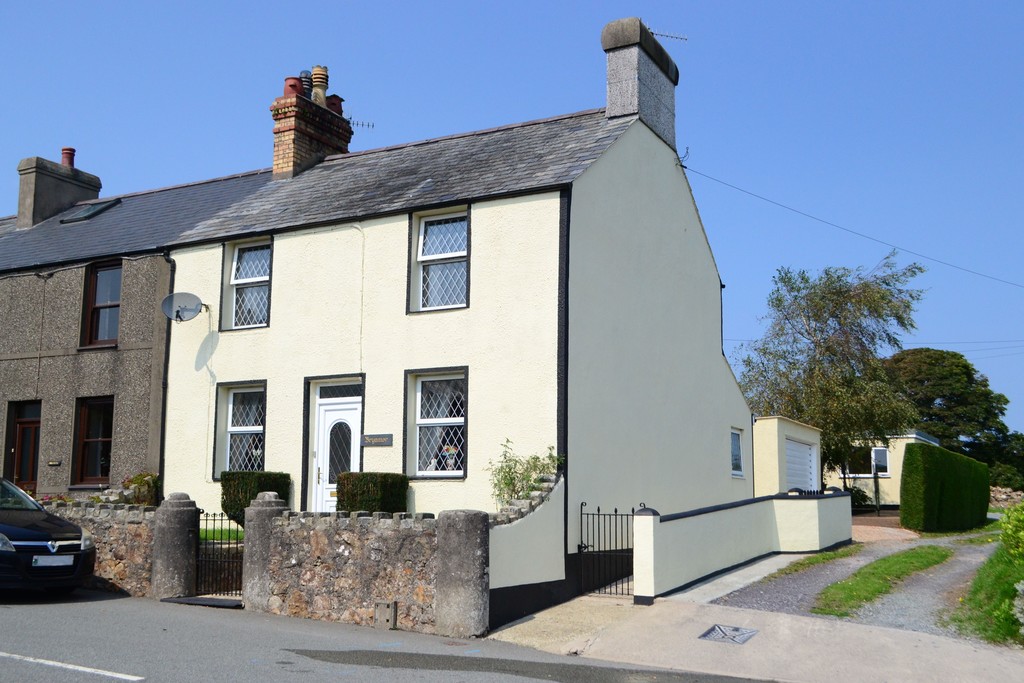 Property in Llanbedrog, Pwllheli, LL53 7NU