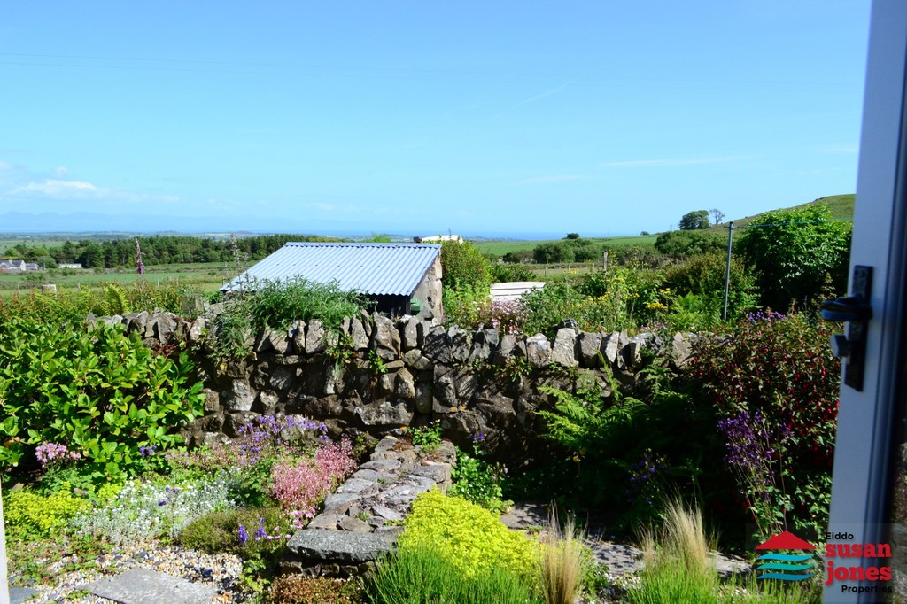 Property in Pistyll, Pwllheli, LL53 6LP