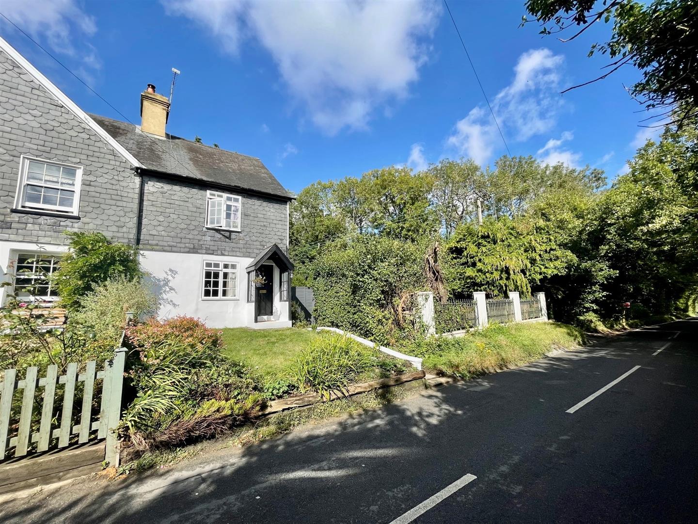 Property in Fawkham Road, West Kingsdown, TN15