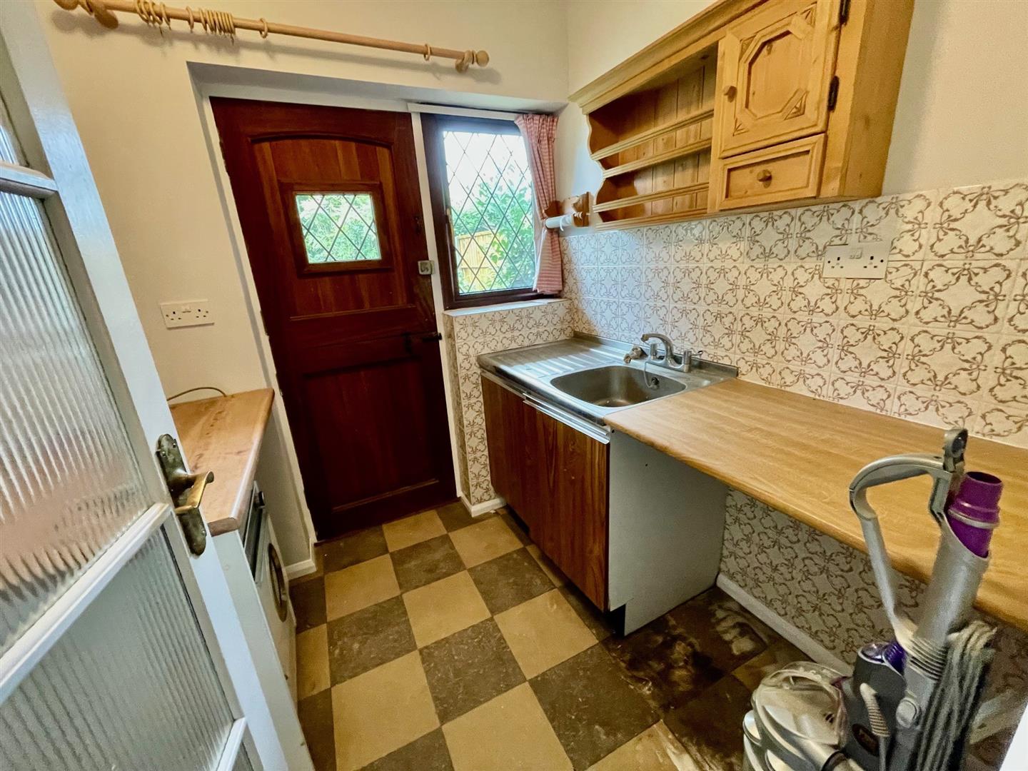 Property in Horns Oak Road, Meopham, DA13