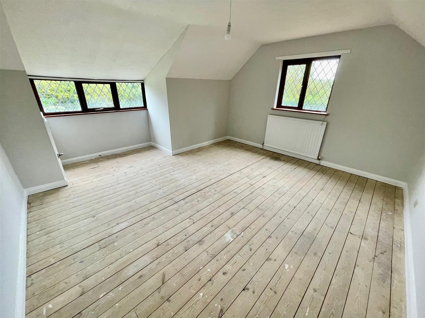 Property in Horns Oak Road, Meopham, DA13