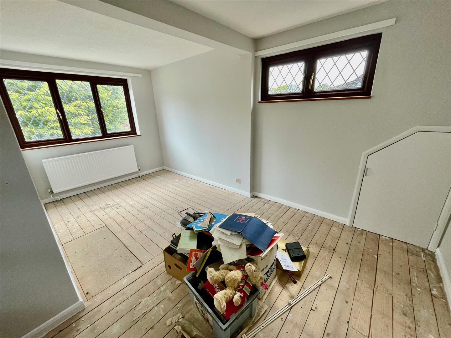 Property in Horns Oak Road, Meopham, DA13