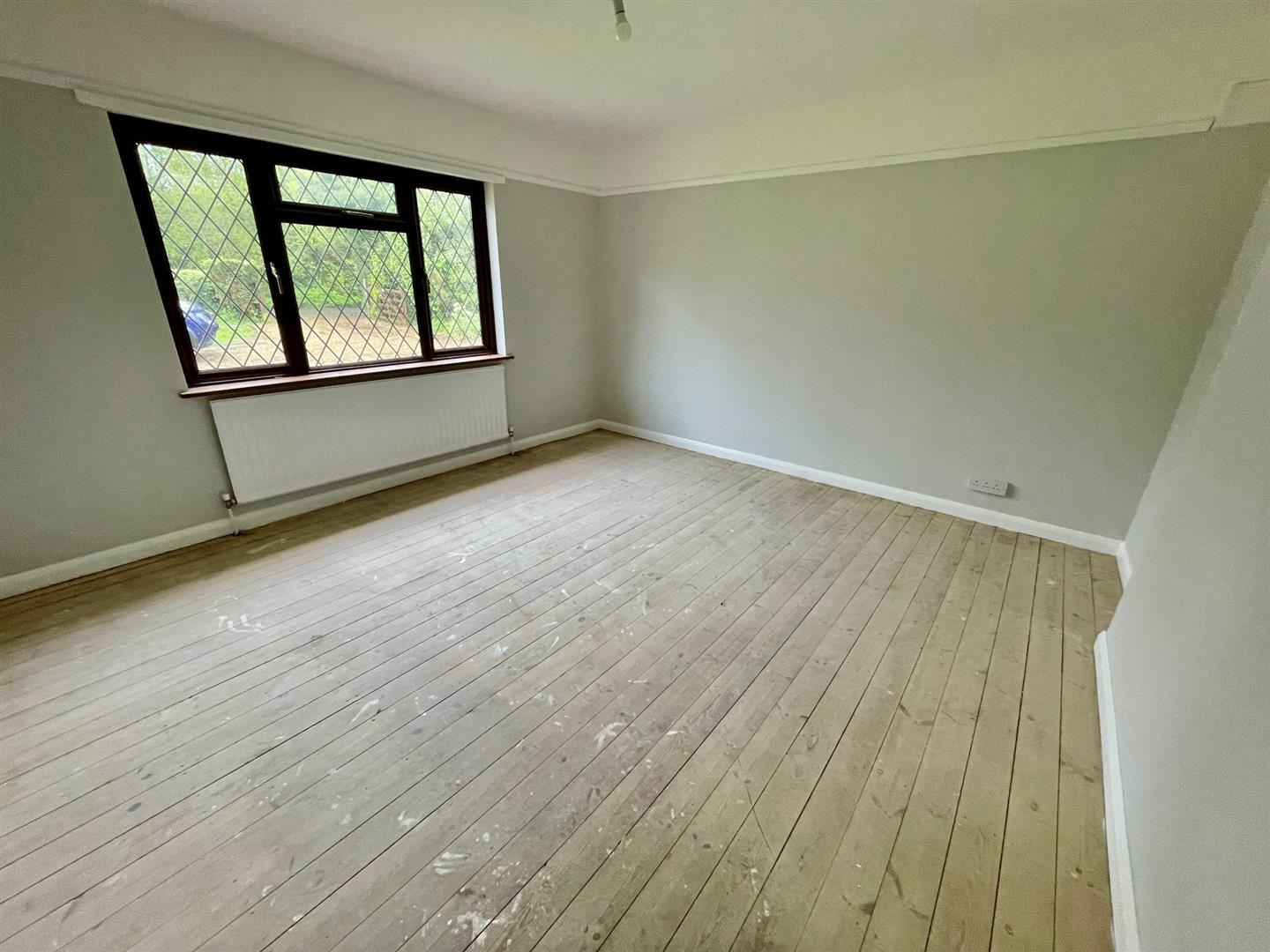 Property in Horns Oak Road, Meopham, DA13