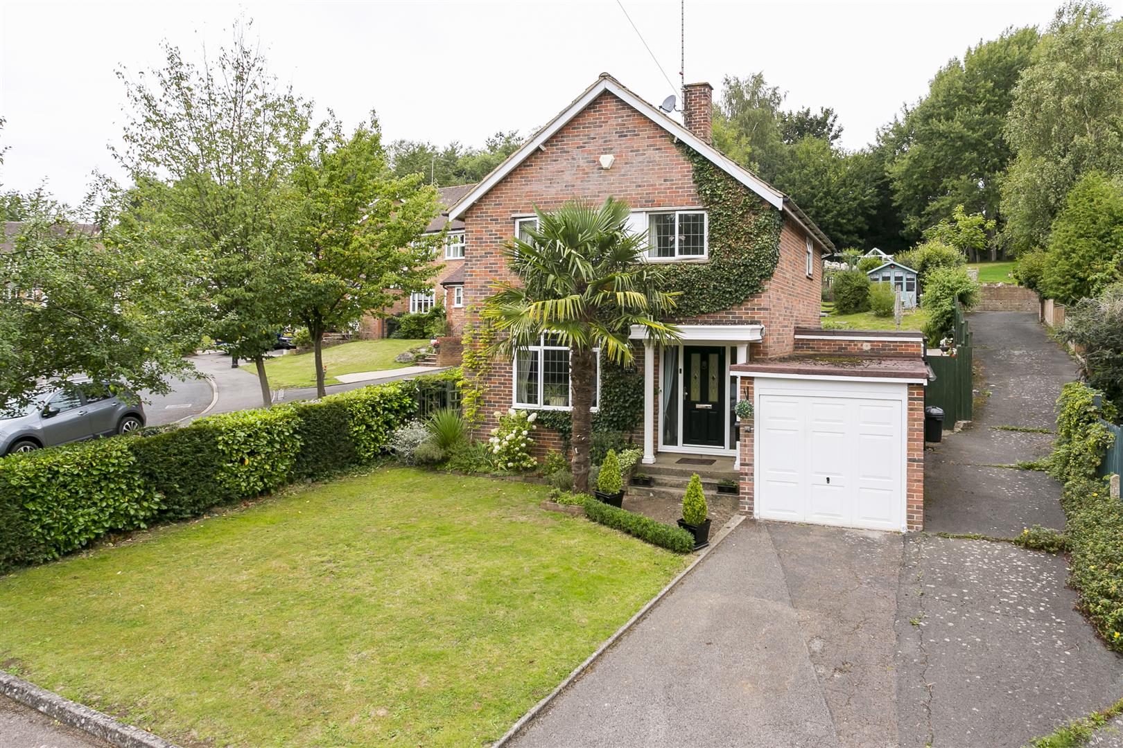 Property in Seal Hollow Road, Sevenoaks, TN13