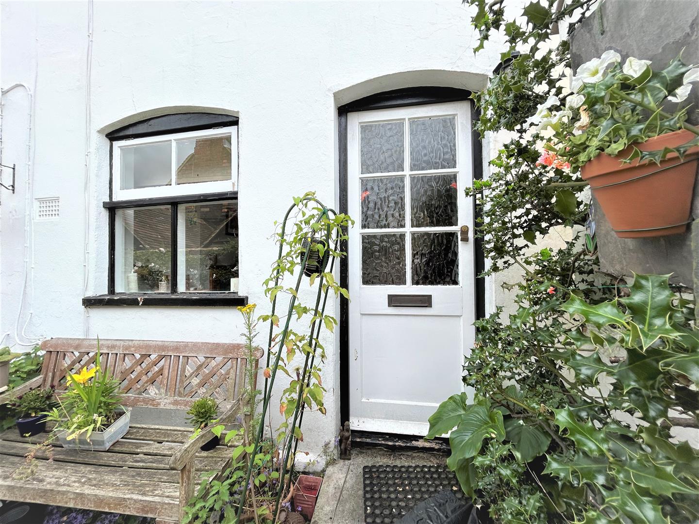 Property in Six Bells Lane, Sevenoaks, TN13