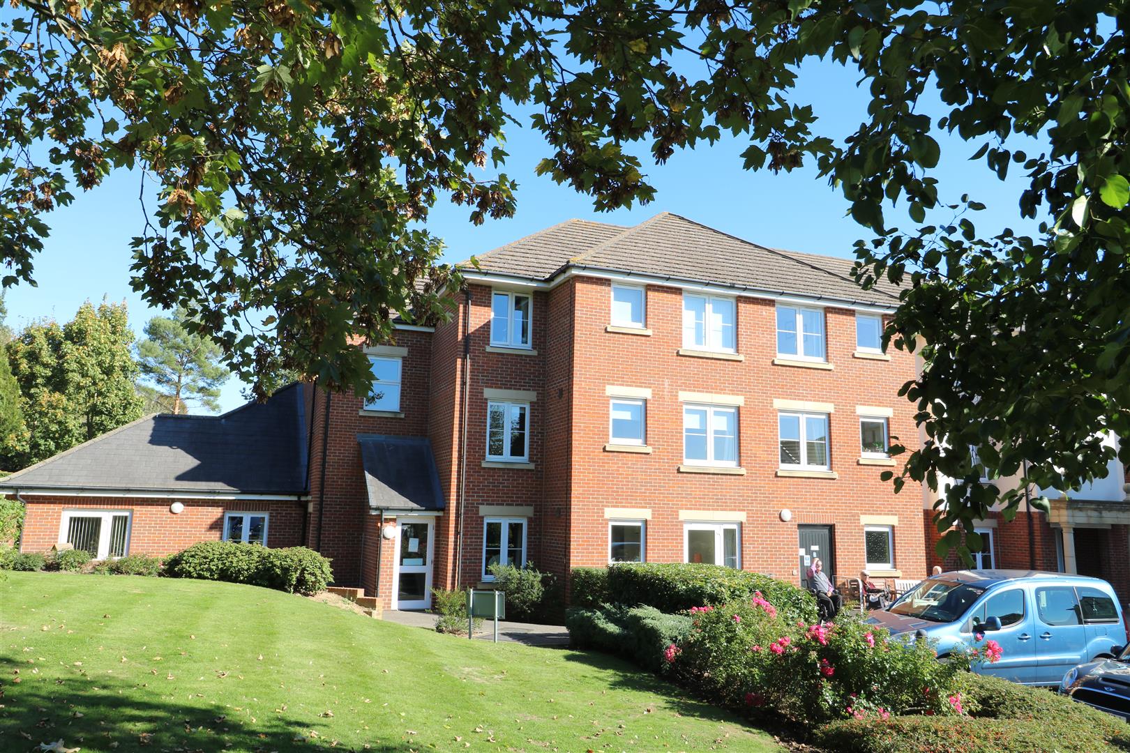Hadlow Road, Tonbridge, TN9