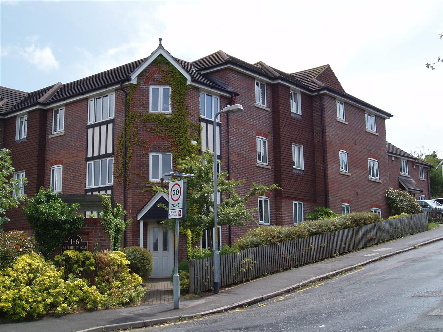 Property in Pembury Road, Tonbridge, TN9