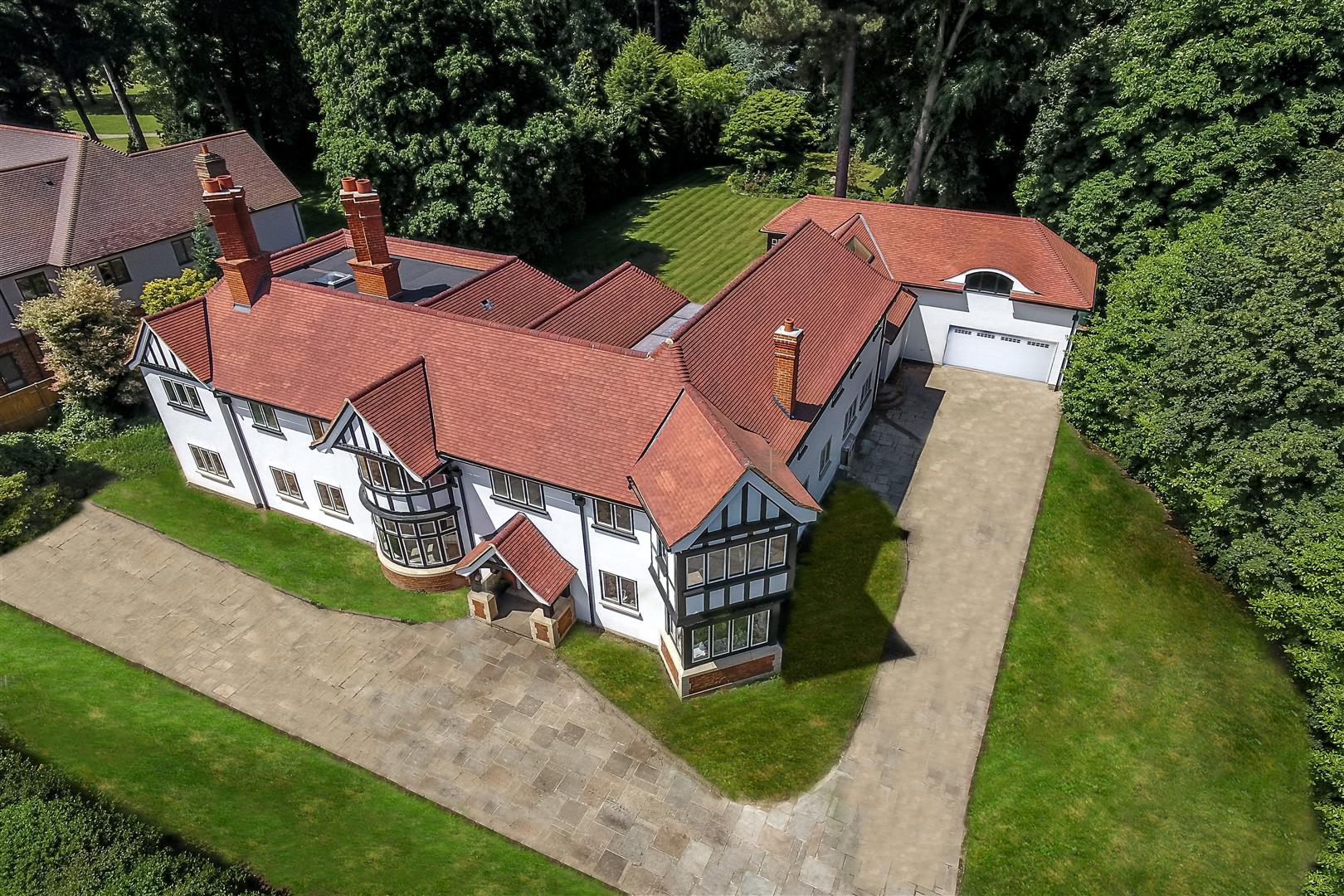 Property in Holwood Park Avenue, Keston Park, BR6