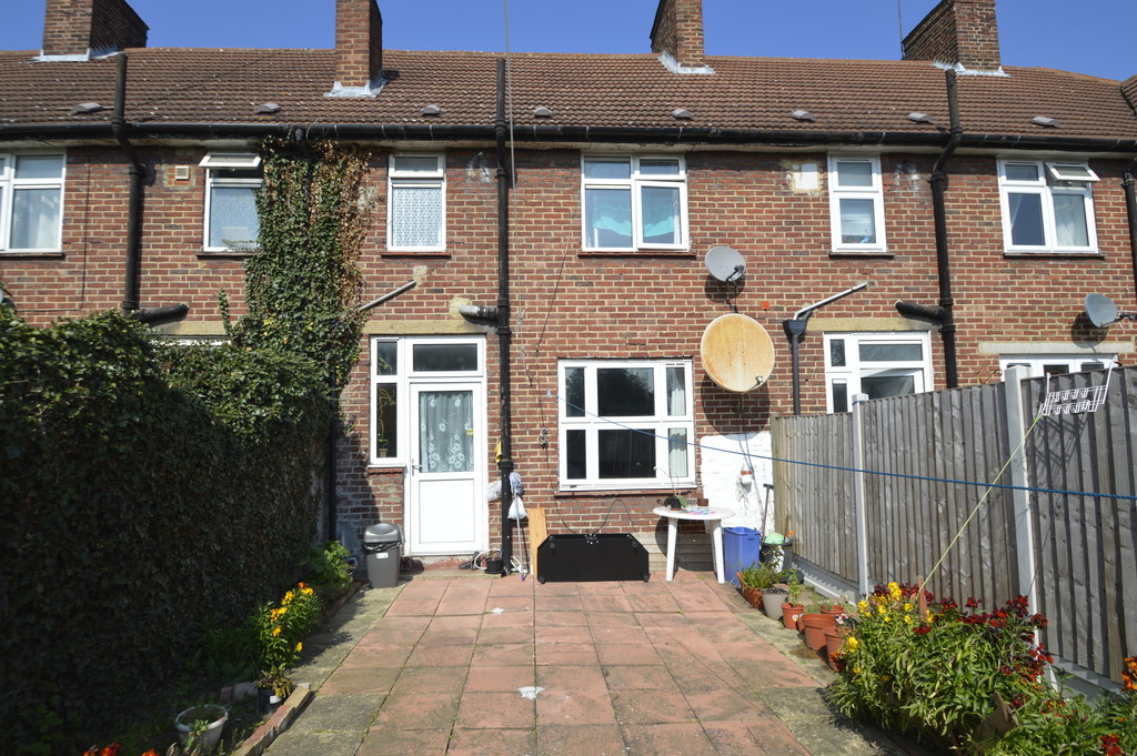 Property in Becontree Avenue, Dagenham, RM8 2TP