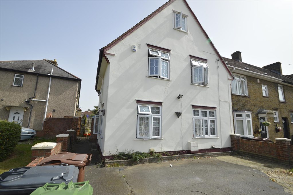 Property in Campden Crescent, Dagenham, RM8 2SB