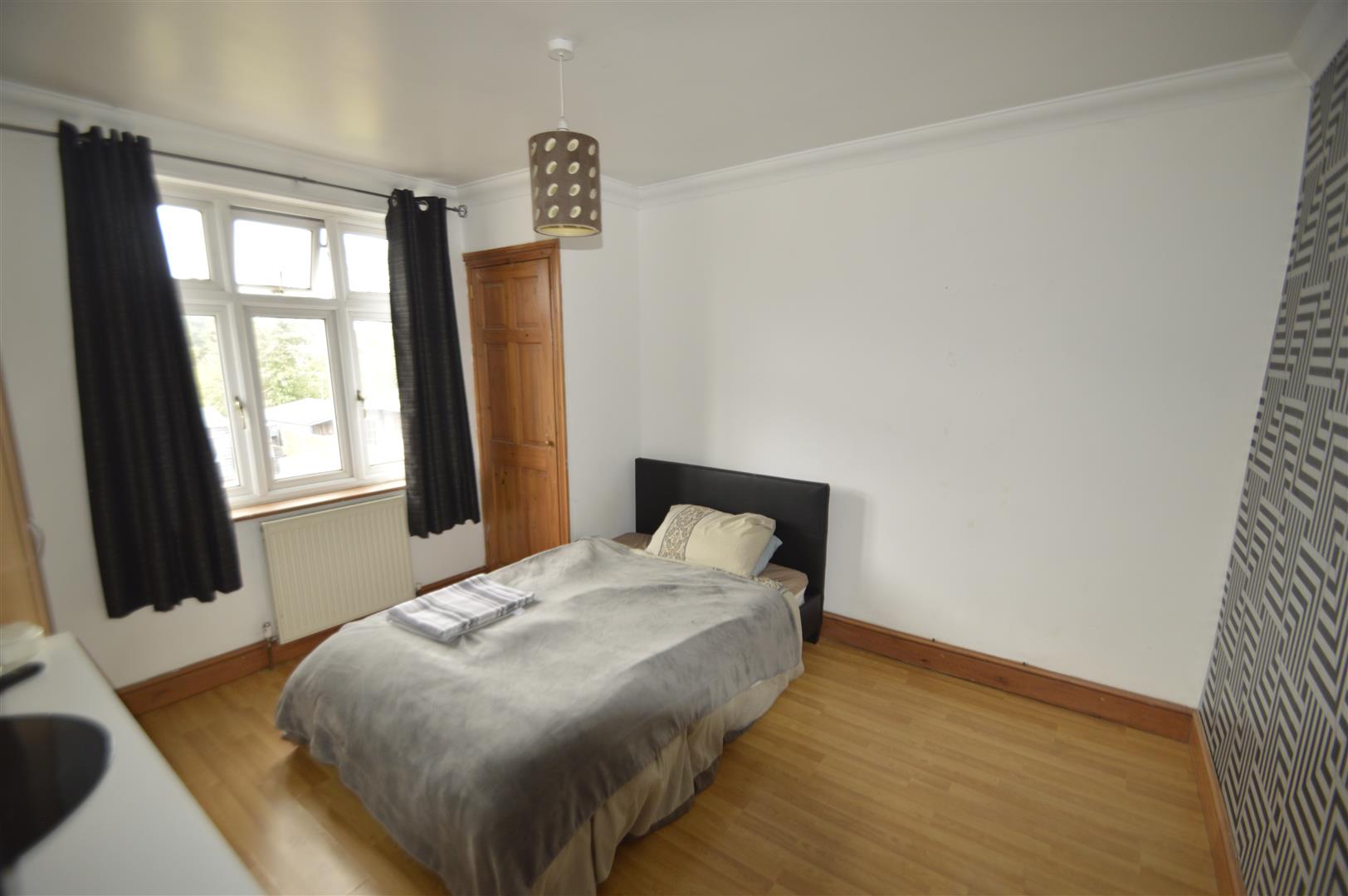 Property in Bridport Avenue, Romford, RM7 9HP