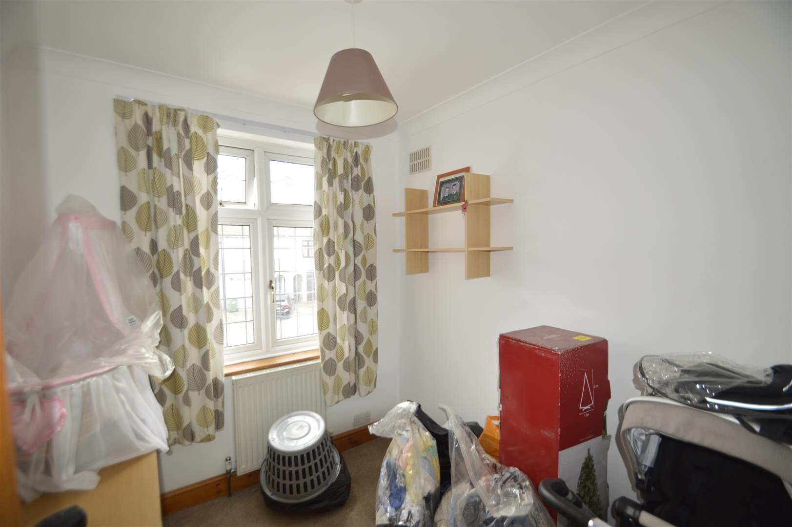 Property in Bridport Avenue, Romford, RM7 9HP