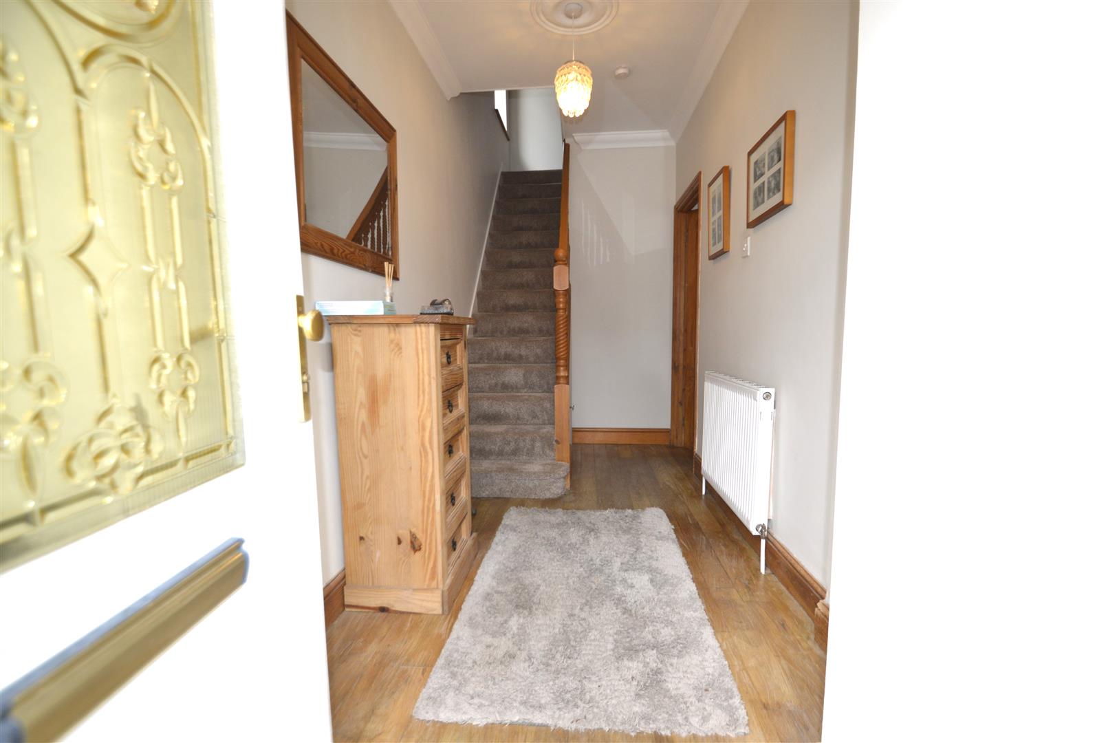 Property in Bridport Avenue, Romford, RM7 9HP