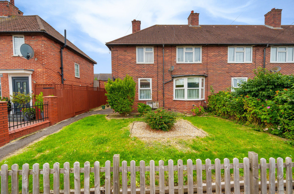 Property in Green Wrythe Lane, Carshalton, SM5 2SN