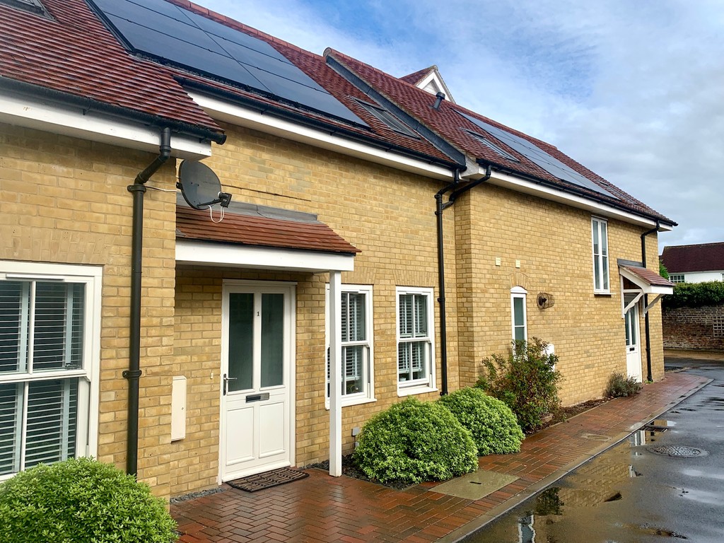 Property in West Street, Carshalton Village, Surrey , SM5 2PR