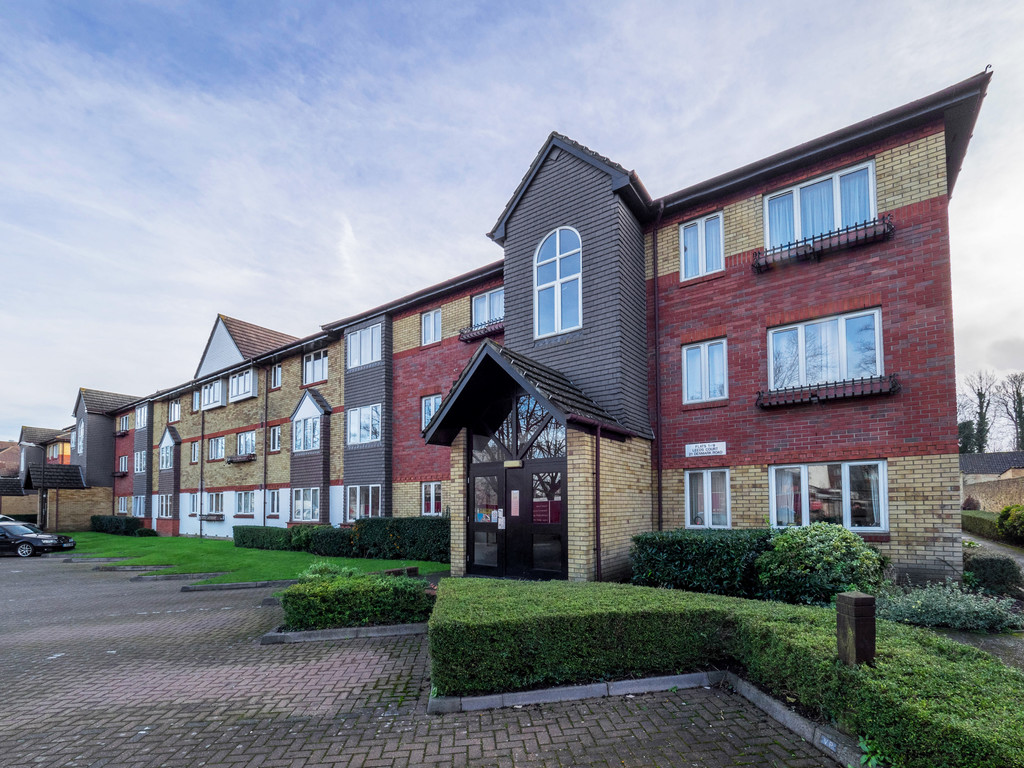 Property in Denmark Road, Carshalton, SM5 2JA