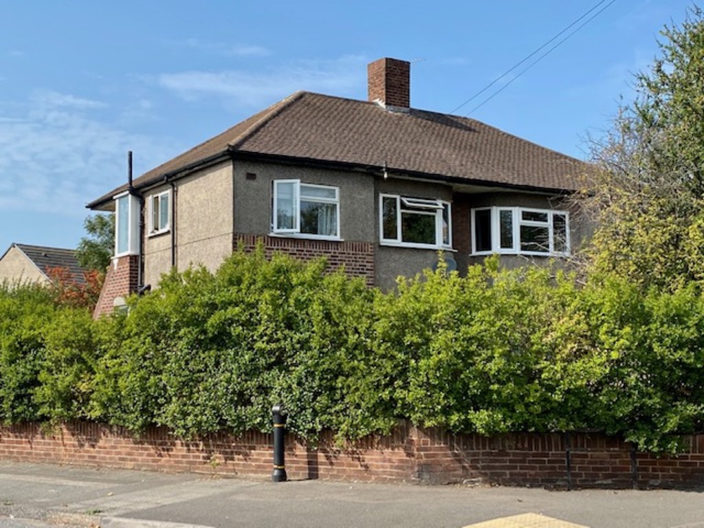 Property in Green Wrythe Lane, Carshalton, SM5 2ST