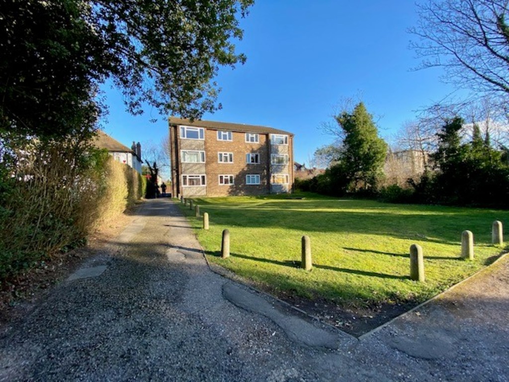 Property in Park Hill, Carshalton Beeches, SM5 3SE