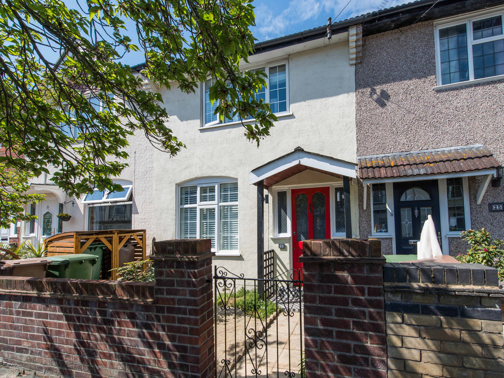 Property in Byron Avenue, Sutton, SM1 3RA