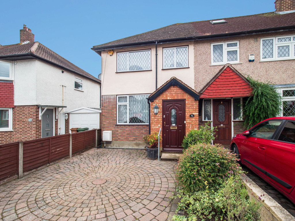 Property in Culvers Avenue, Carshalton, SM5 2BL