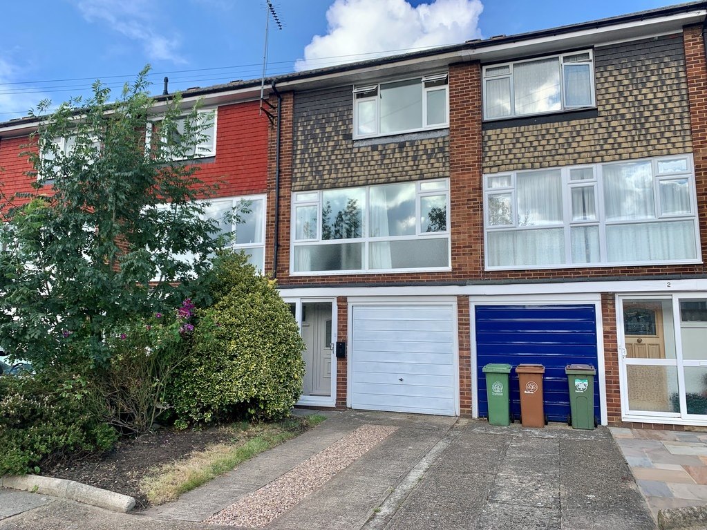 Surrey Estate Agents Paul Graham