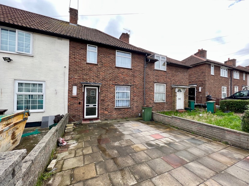 Property in Middleton Road, Carshalton, SM5 1JA