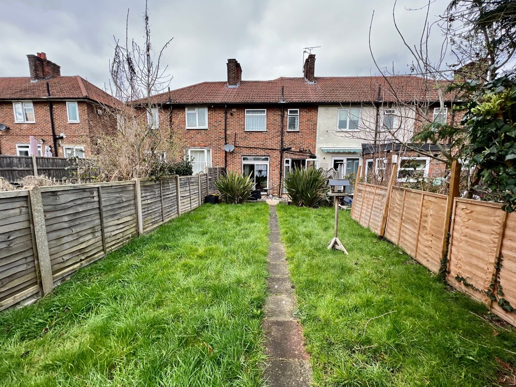 Property in Middleton Road, Carshalton, SM5 1JA