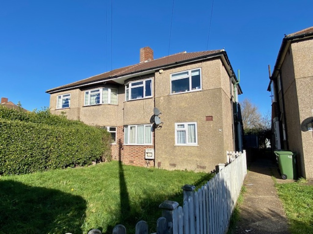 Property in Wrythe Lane, Carshalton, SM5 2RN