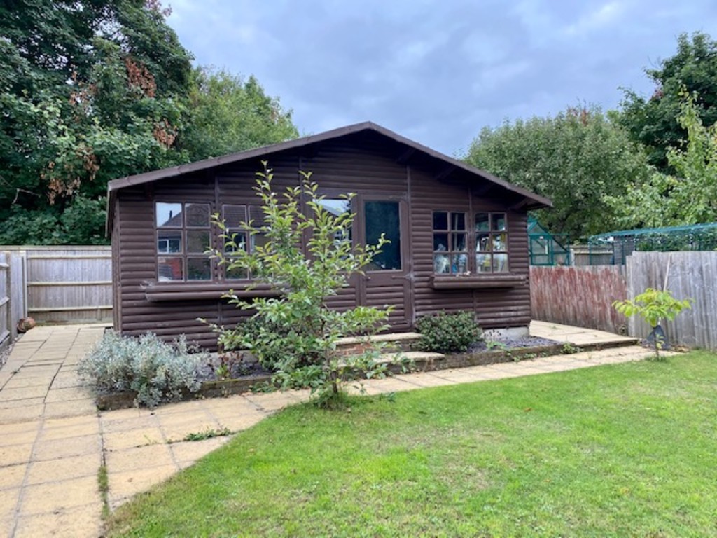Property in East Drive, Carshalton Beeches, SM5 4PB