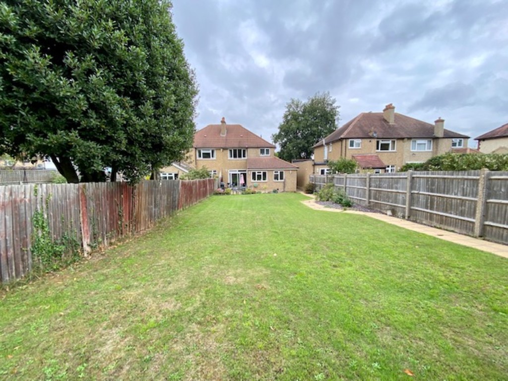 Property in East Drive, Carshalton Beeches, SM5 4PB