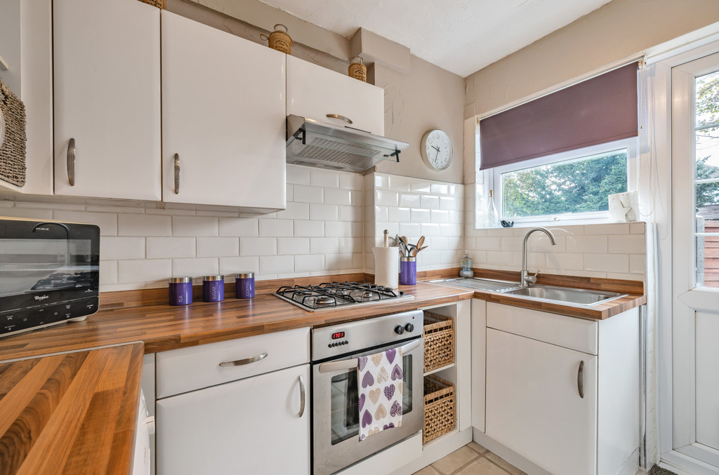 Property in Reynolds Close, Carshalton, SM5 2AZ